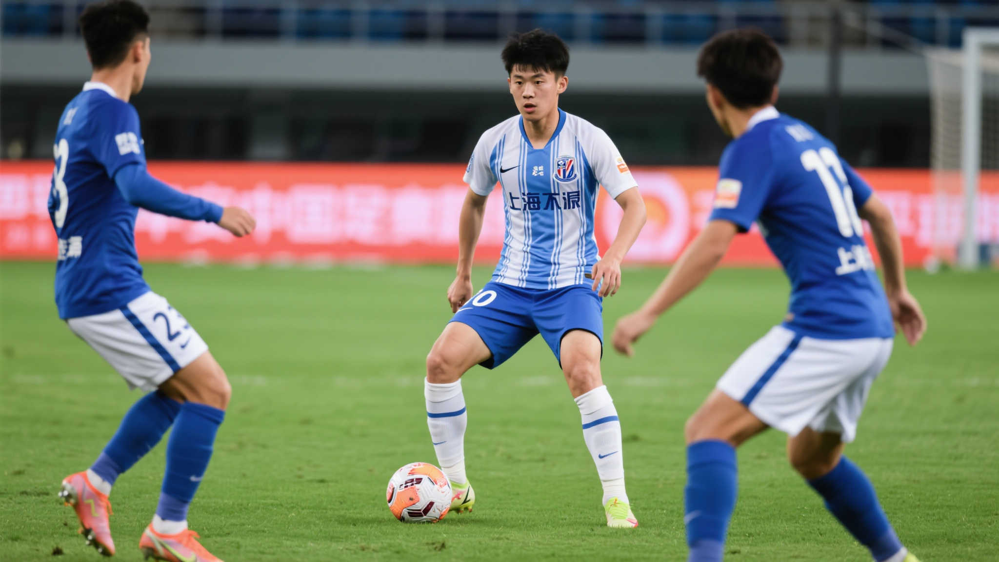 申花支柱朱辰杰:自幼展现超越同龄人的成熟风范 申花支柱朱辰杰:自幼展现超越同龄人的成熟风范