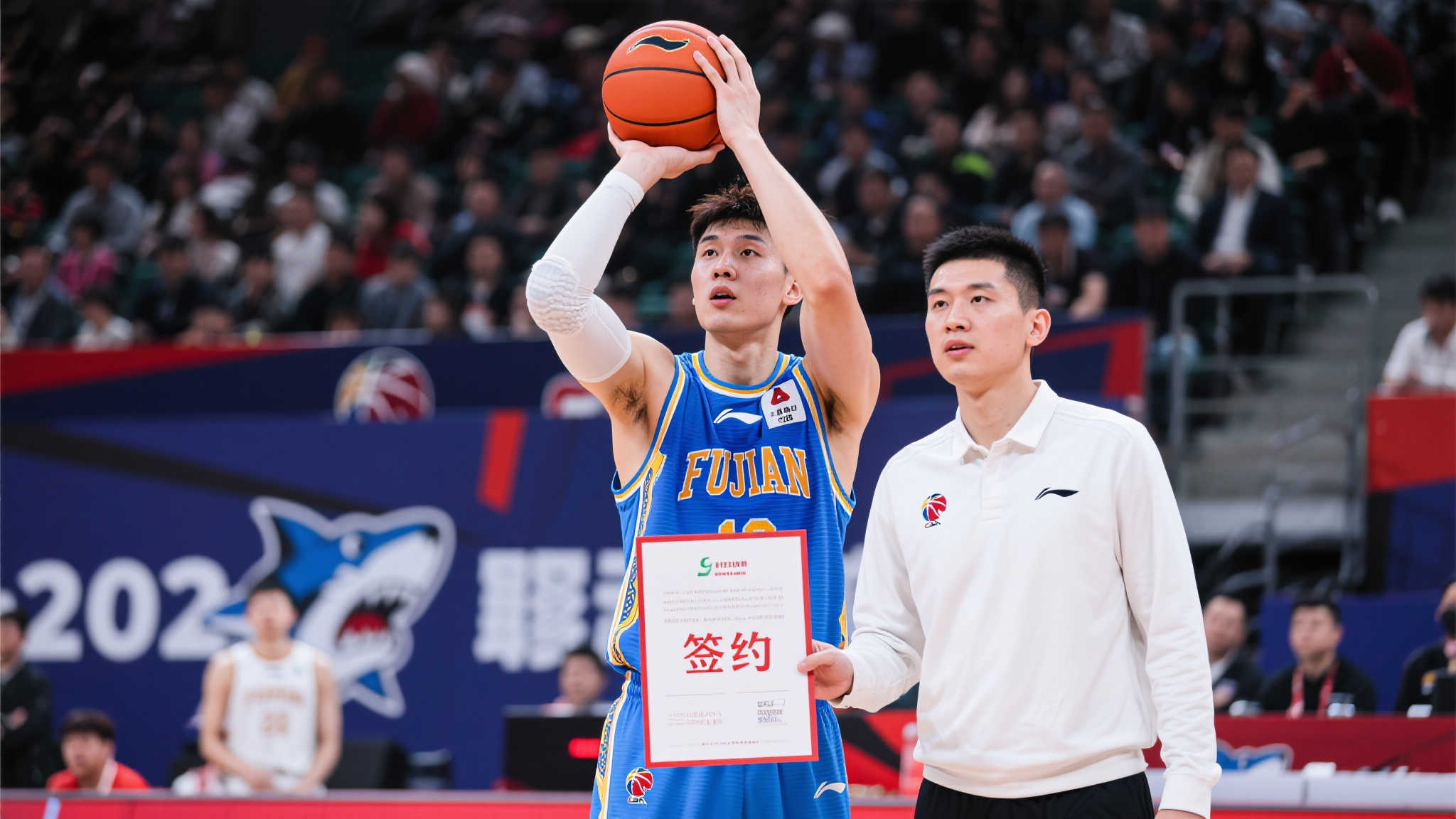 CBA热点:孙铭徽面临禁赛风险,浙江广厦受罚,陈林坚完成续约 CBA热点:孙铭徽面临禁赛风险,浙江广厦受罚,陈林坚完成续约